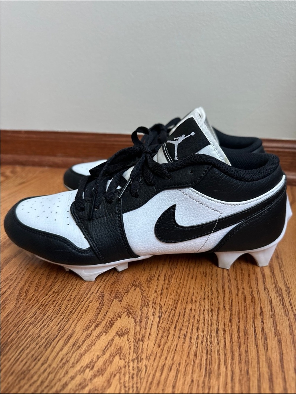 Nike Air Jordan 1 Low Cleats Men’s 8 Black/White